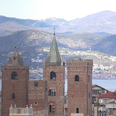 Largodoria - Viaarchivolto, Box Auto Privato Incluso Leilighet Albenga Eksteriør bilde