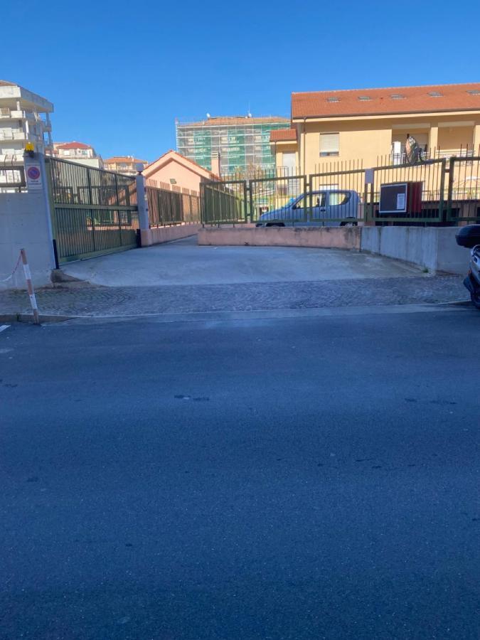 Largodoria - Viaarchivolto, Box Auto Privato Incluso Leilighet Albenga Eksteriør bilde